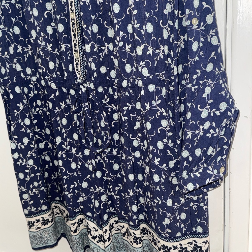 LOFT Navy and White Floral Blouse - Picture 2 of 4